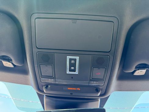 Used 2020 Land Rover Range Rover Evoque First Edition image 28