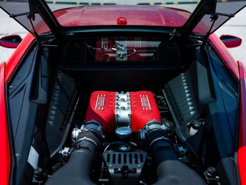 Used 2014 Ferrari 458 Italia Coupe RWD image 36