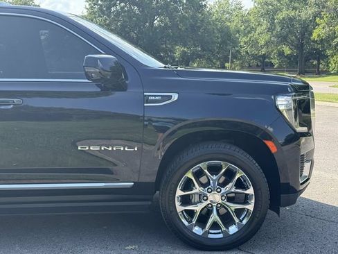 Used 2021 GMC Yukon Denali w/ Denali Premium Package AWD/4WD image 11