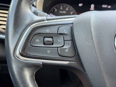 Used 2022 Buick Envision Essence w/ Safety Package FWD image 17