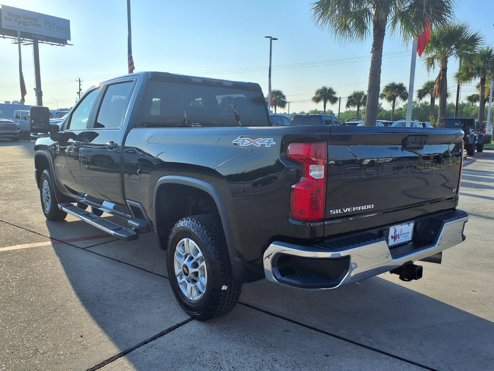 Used 2025 Chevrolet Silverado 2500 LT w/ Safety Package AWD/4WD image 8