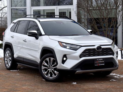 Used 2023 Toyota RAV4 Limited image 5