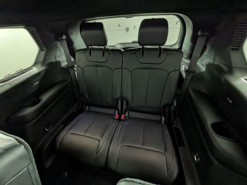 New 2025 Jeep Grand Cherokee L Limited w/ Luxury Tech Group II AWD/4WD image 37