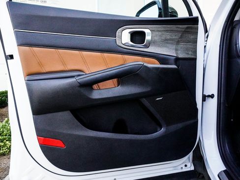 Used 2021 Kia Sorento SX Prestige image 31