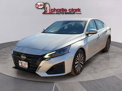 Used 2023 Nissan Altima 2.5 SV
