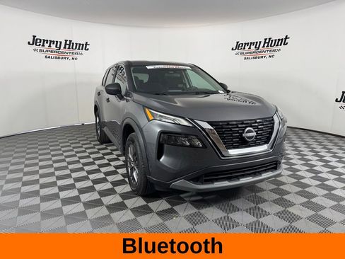 Used 2023 Nissan Rogue S image 6