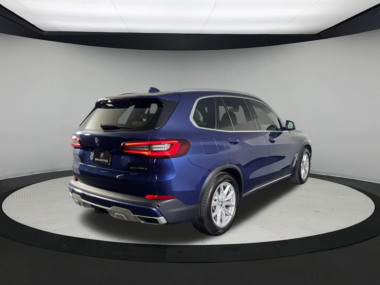 Certified 2022 BMW X5 xDrive45e w/ Premium Package AWD/4WD image 5