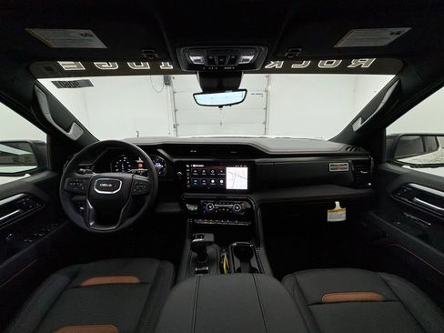 New 2025 GMC Sierra 1500 AT4 w/ AT4 Premium Package image 2