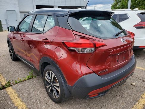 Used 2019 Nissan Kicks SR w/ SR Premium Package FWD image 5