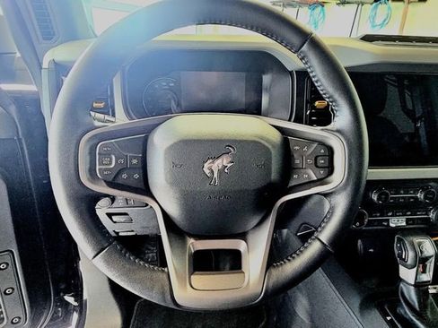 Used 2023 Ford Bronco Badlands image 19