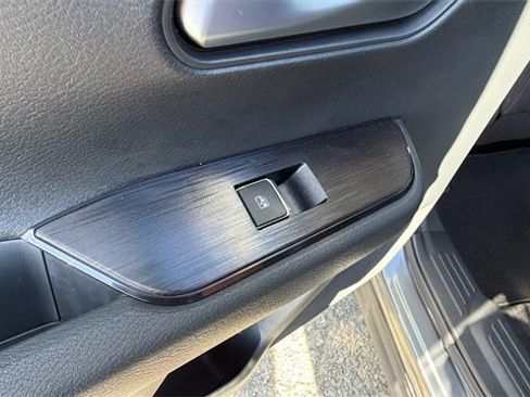 New 2026 Nissan Kicks SR w/ Cold Weather Package image 15