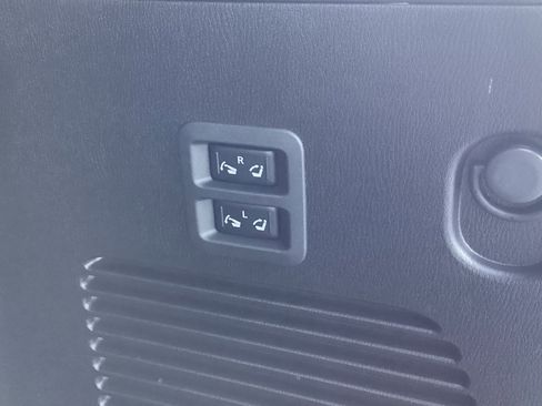 Used 2024 Nissan Armada Platinum w/ Captain's Chairs Package image 18