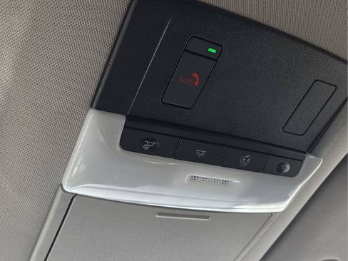 Used 2024 Nissan Pathfinder SV FWD image 12