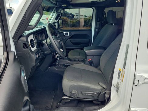 Used 2025 Jeep Gladiator Sport AWD/4WD image 14