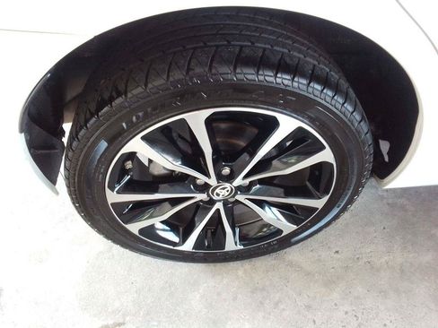 Used 2018 Toyota Corolla SE FWD image 27