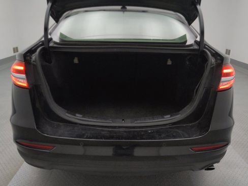 Used 2019 Ford Fusion SE image 29