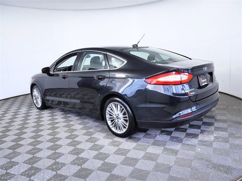 Used 2015 Ford Fusion SE w/ Equipment Group 202A image 6