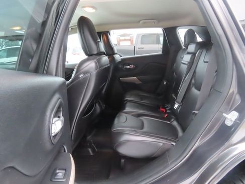 Used 2018 Jeep Cherokee Limited w/ Technology Group image 23