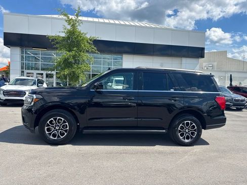 Used 2024 Ford Expedition XLT AWD/4WD image 4