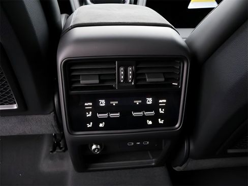 New 2026 Porsche Cayenne GTS image 21