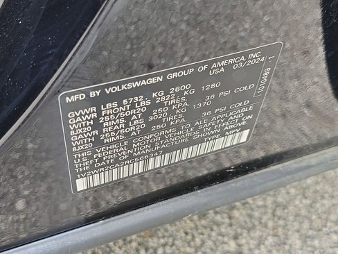 Used 2024 Volkswagen Atlas SE image 32