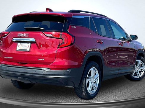 Used 2018 GMC Terrain SLE w/ Driver Convenience Package AWD/4WD image 2
