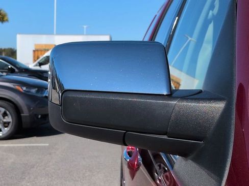 Used 2017 Lincoln Navigator Select image 12