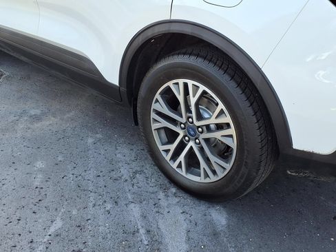 Used 2020 Ford Escape SEL FWD image 22