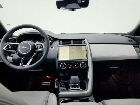 New 2024 Jaguar E-PACE R-Dynamic SE image 33