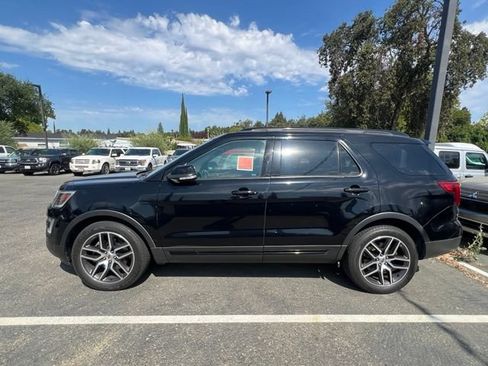Used 2017 Ford Explorer Sport w/ Equipment Group 401A AWD/4WD image 6