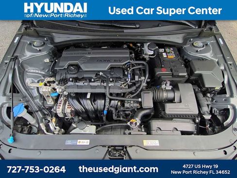 Used 2025 Hyundai Elantra SE FWD image 12