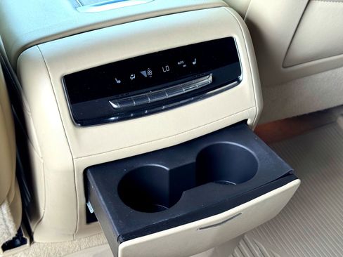 Used 2023 Cadillac Escalade Premium Luxury image 25