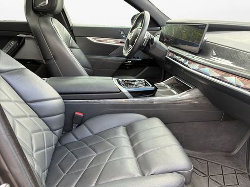 Used 2023 BMW 760i xDrive w/ Luxury Rear Seating Package image 24