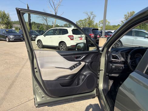 Used 2019 Subaru Forester Premium w/ Popular Package #1 AWD/4WD image 10