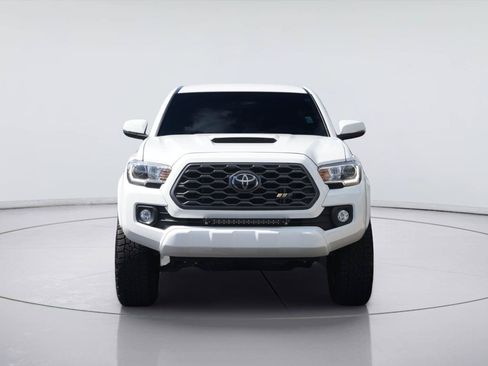 Used 2022 Toyota Tacoma TRD Sport w/ Technology Package RWD image 3