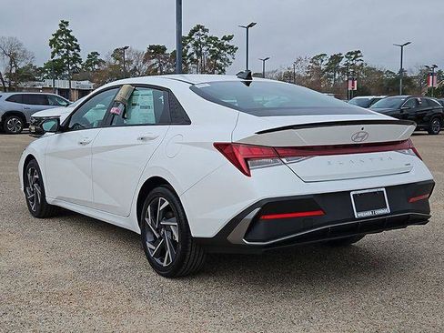 New 2025 Hyundai Elantra SEL image 7