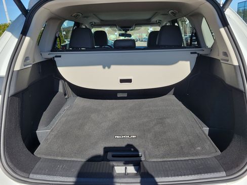 Used 2026 Nissan Rogue SV w/ SV Premium Package image 27