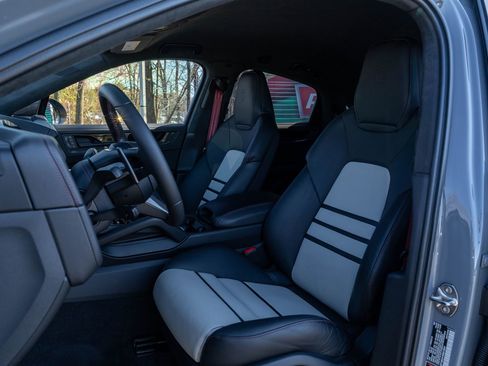 Certified 2024 Porsche Cayenne Turbo GT image 5