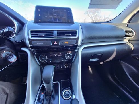 Used 2019 Mitsubishi Eclipse Cross LE image 17