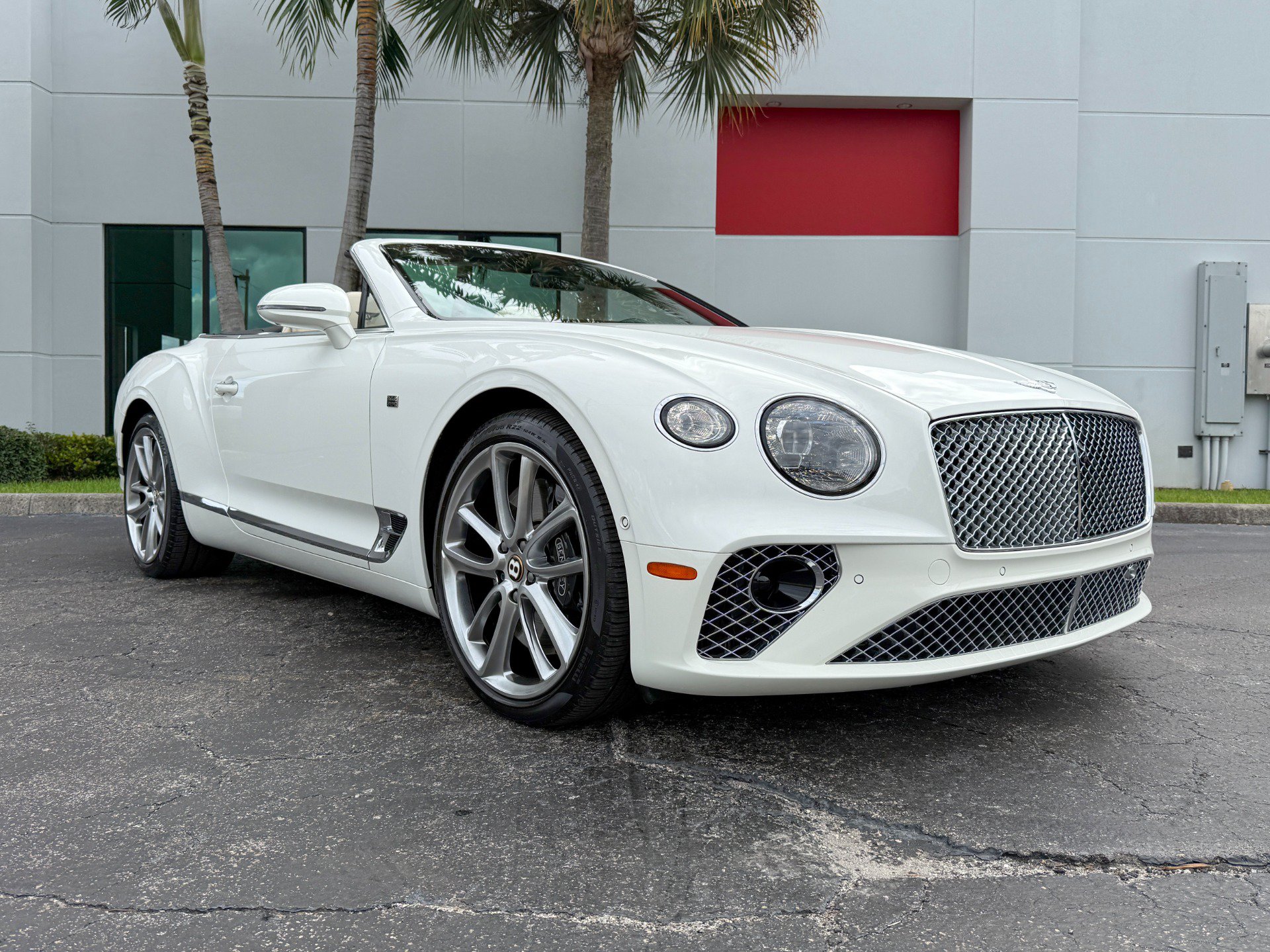 Used 2020 Bentley Continental GT AWD/4WD image 16