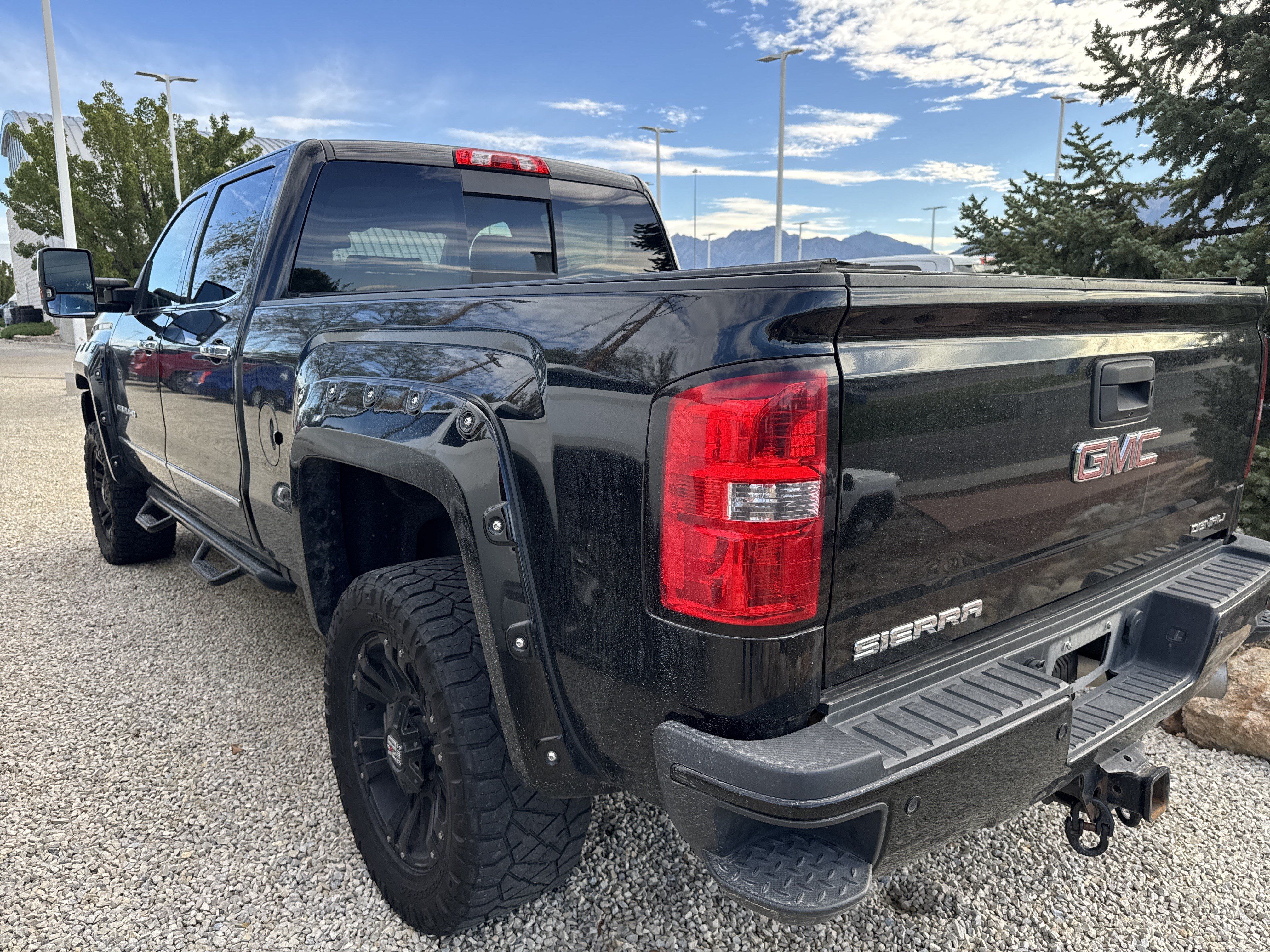 Used 2016 GMC Sierra 2500 Denali w/ Duramax Plus Package AWD/4WD image 5