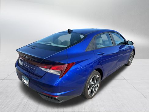 Certified 2023 Hyundai Elantra SEL w/ Convenience Package FWD image 4