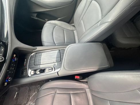 Used 2023 Buick Enclave Essence FWD image 15