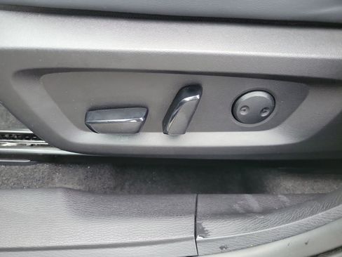 Used 2025 Mitsubishi Outlander SE FWD image 12