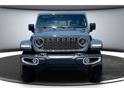 Used 2026 Jeep Gladiator Sport AWD/4WD image 4