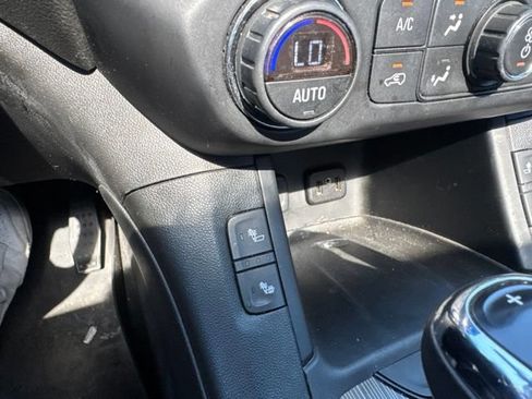 Used 2017 GMC Acadia SLT AWD/4WD image 19