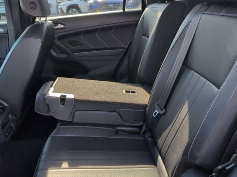 Used 2022 Volkswagen Tiguan SE R-Line image 60