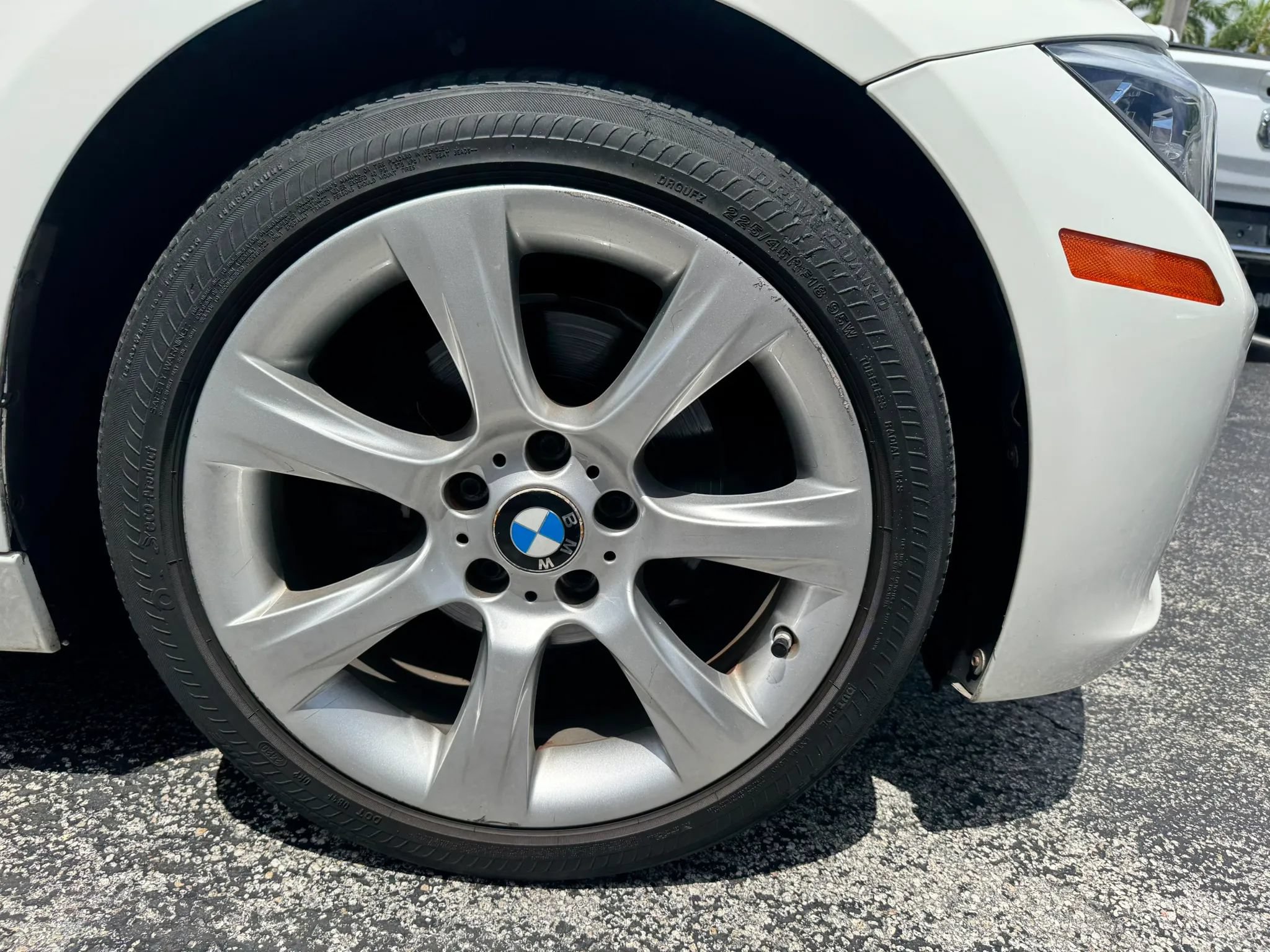 Used 2015 BMW 320i Sedan RWD image 12
