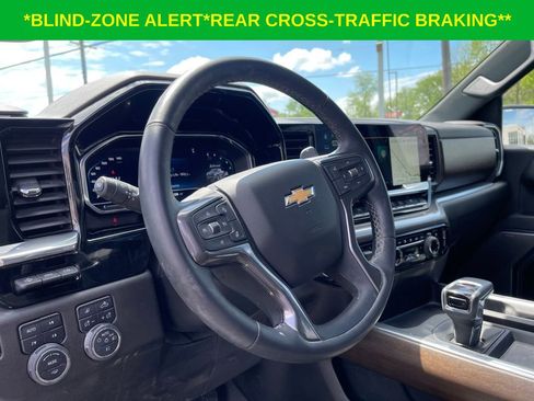 Used 2025 Chevrolet Silverado 1500 High Country w/ Technology Package AWD/4WD image 17