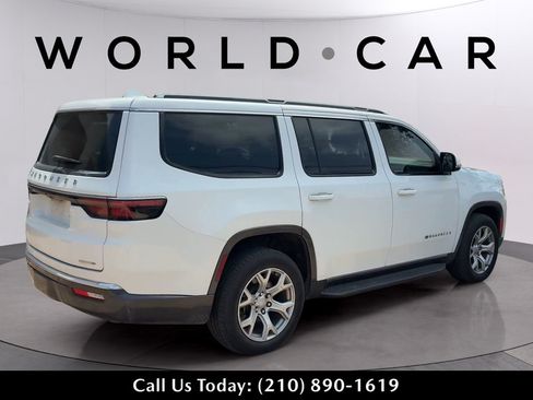 Used 2022 Jeep Wagoneer Series I w/ Premium Group I AWD/4WD image 5